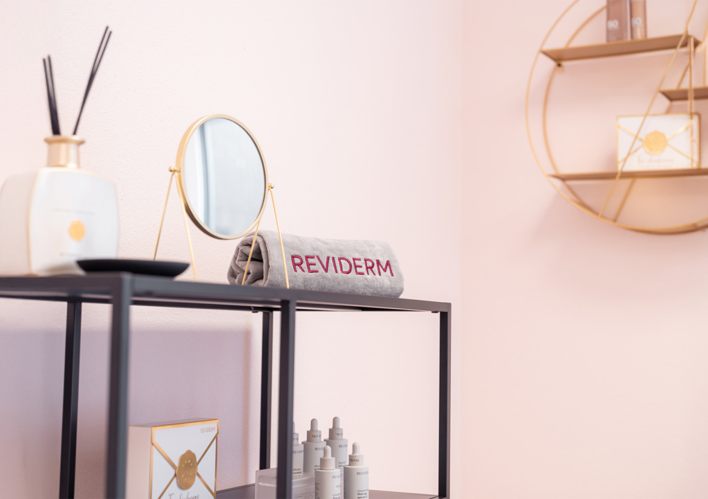 Milena Pospischil verbindet in ihrer Hautwerkstatt in Gröbming modernste Medical Beauty mit ganzheitlicher Kosmetik – für gesunde und schöne Haut.
