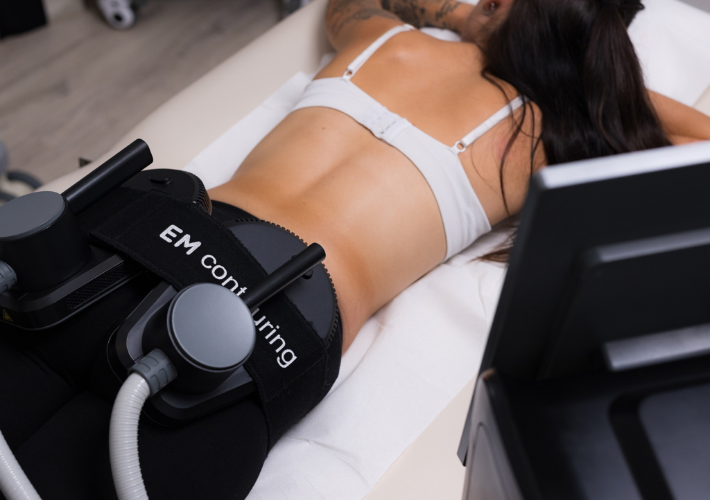 EMP-Body und EMP-Muskelaufbau bei Aurora Wien: innovative, nicht-invasive Behandlung zur Hautstraffung und Muskelstimulation für nachhaltige ästhetische Ergebnisse.